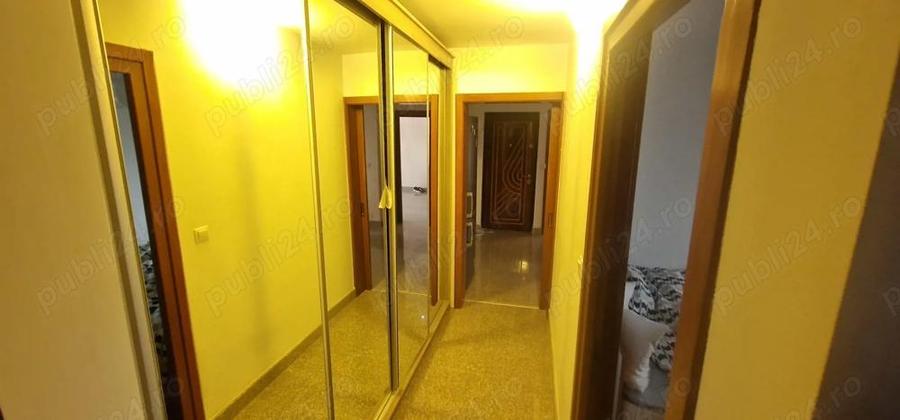 Apartament cu 3 camere decomandat în Central
