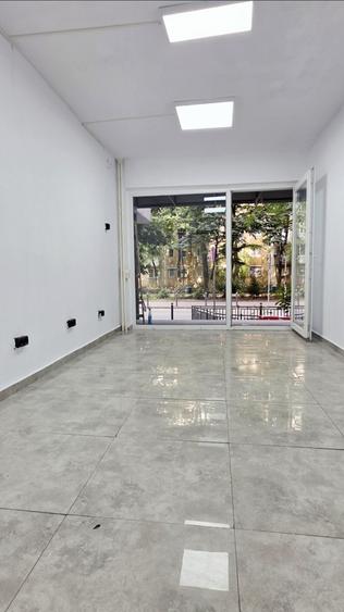 Spațiu comercial, de 45 mp, în Central