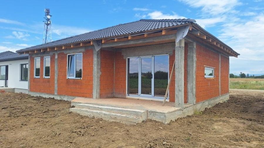 Casă cu 3 camere în Central