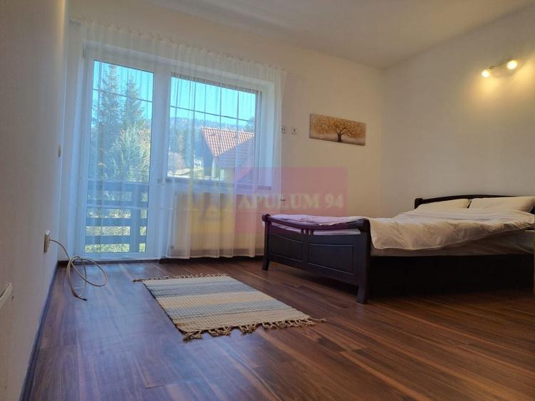 Casă individuală cu 7 camere cu Canalizare în Piatra Arsă