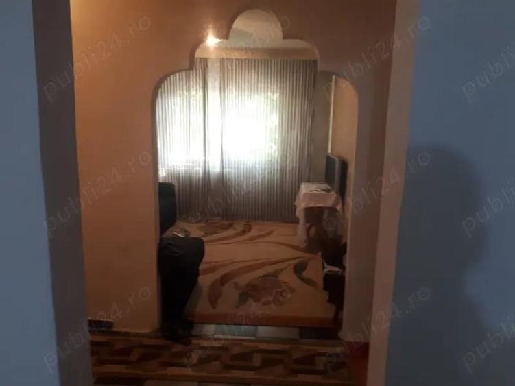 Apartament cu 4 camere decomandat în Baicului