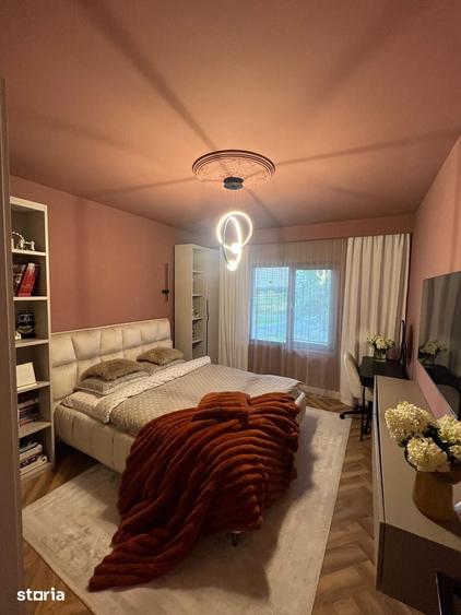 Casă cu 5 camere cu Teren 410 Mp în Corbeanca
