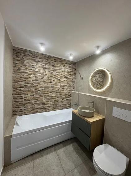 Apartament cu 3 camere decomandat în Ștefan cel Mare