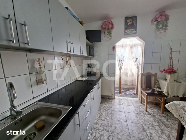 Apartament cu 2 camere decomandat, mobilat în Lazaret