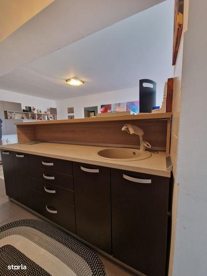 Apartament cu 3 camere semidecomandat în Central