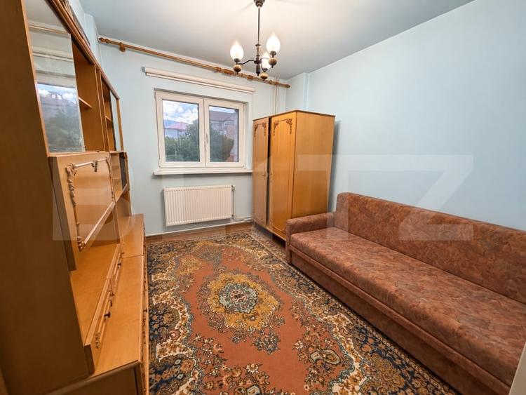 Apartament cu 4 camere decomandat în Cetate