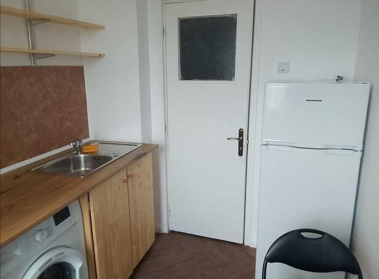 Apartament cu 2 camere semidecomandat în Eroii Revoluției