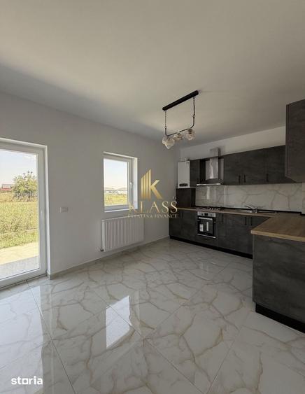 Casă cu 5 camere cu Teren 500 Mp în Corbeanca