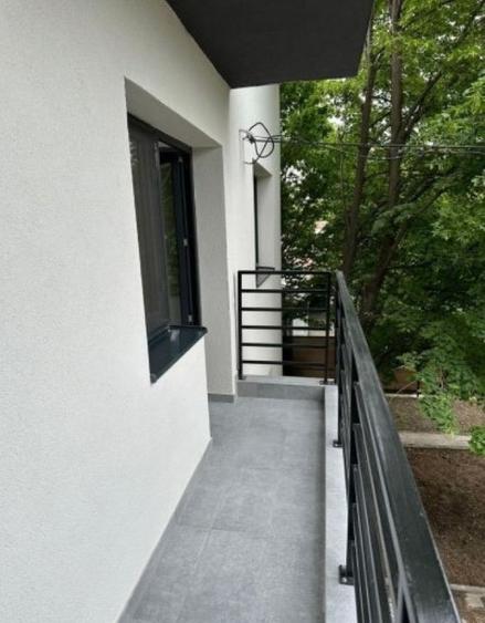 Casă individuală cu 5 camere cu Teren 1000 Mp în Drumul Taberei