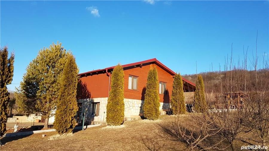 Casă cu 5 camere cu Teren 5600 Mp în Stejaru