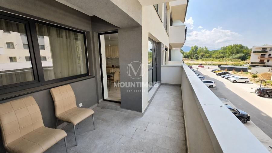 Apartament cu 2 camere semidecomandat, mobilat în Tractorul