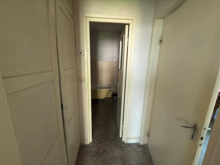 Apartament cu 3 camere semidecomandat în Andrei Mureșanu