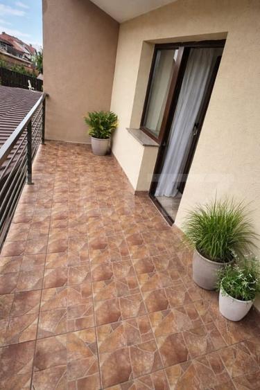 Duplex cu 4 camere cu Canalizare în Florești
