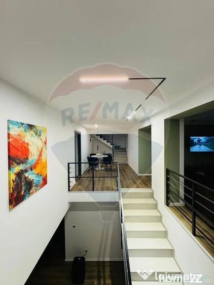 Casă cu 7 camere cu Teren 5191 Mp în Almaș