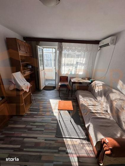Apartament cu 3 camere semidecomandat în Central