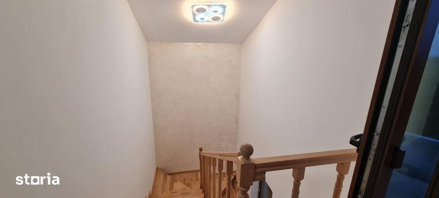 Casă cu 5 camere cu Teren 295 Mp în Central