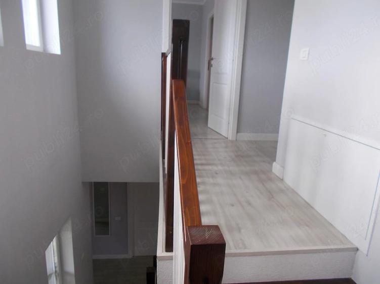 Casă cu 4 camere cu Teren 1190 Mp în Parța