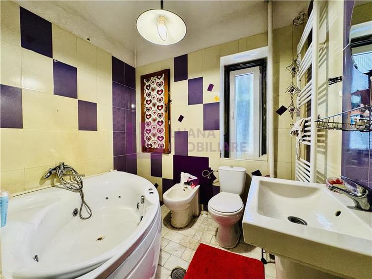 Apartament cu 4 camere semidecomandat, mobilat în Ultracentral
