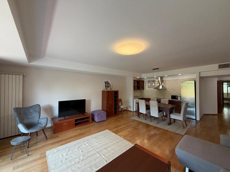 Apartament cu 3 camere decomandat, mobilat în Herăstrău