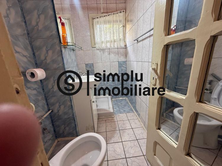 Apartament cu 3 camere semidecomandat, mobilat în Craiovița Nouă