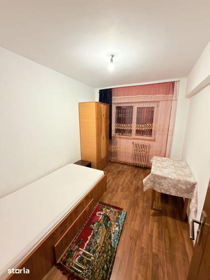 Apartament cu 4 camere decomandat în Central