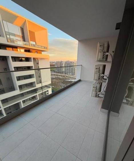 Apartament cu 3 camere semidecomandat, mobilat în Pipera