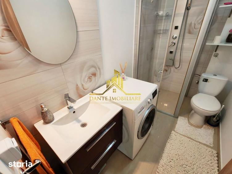 Apartament cu 2 camere semidecomandat, mobilat în Între Lacuri