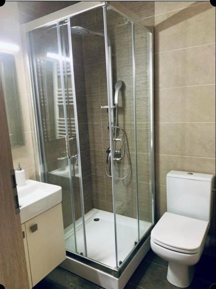 Apartament cu 3 camere decomandat, mobilat în Central