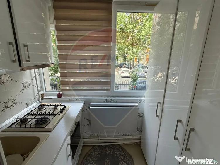 Apartament cu 4 camere semidecomandat în Dristor