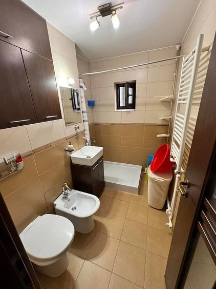 Apartament cu 2 camere decomandat în Micro 21