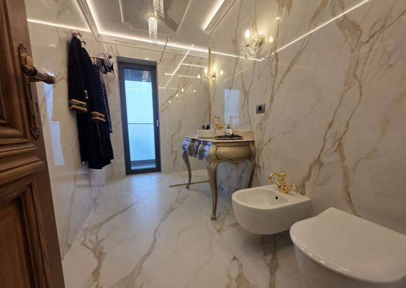 Apartament cu 4 camere decomandat în Aviației