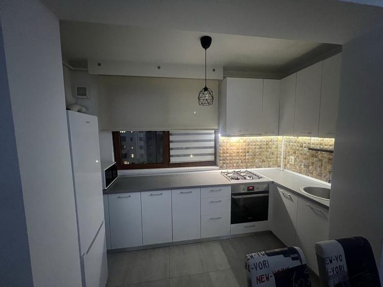 Proprietar inchiriez apartament cu 3 camere, 2 dormitoare, 2 bai, loc parcare, centrala, AC, balcon, camera dresing - 5