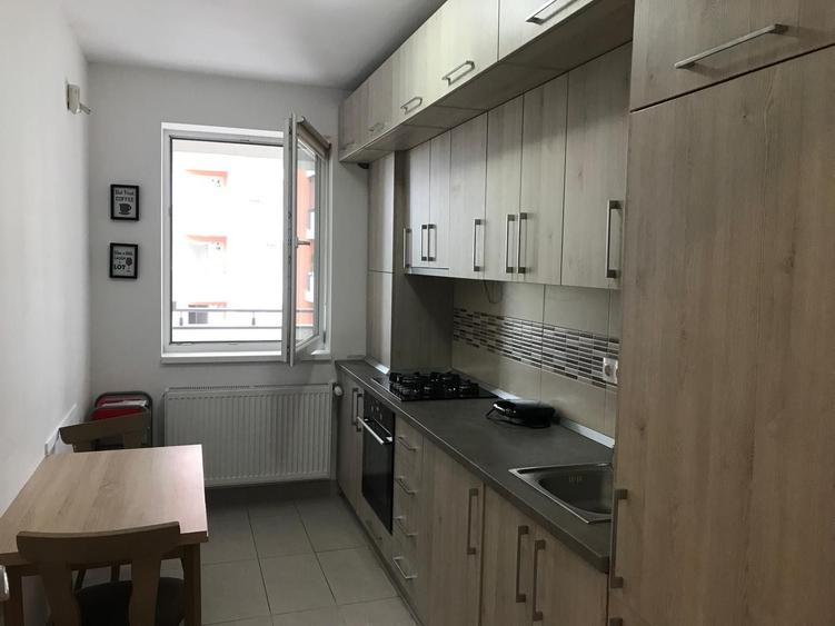 Garsonieră decomandată în Baba Novac