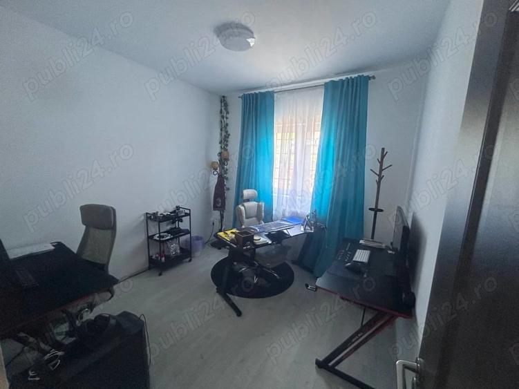 Casă cu 5 camere cu Teren 1289 Mp în Amara