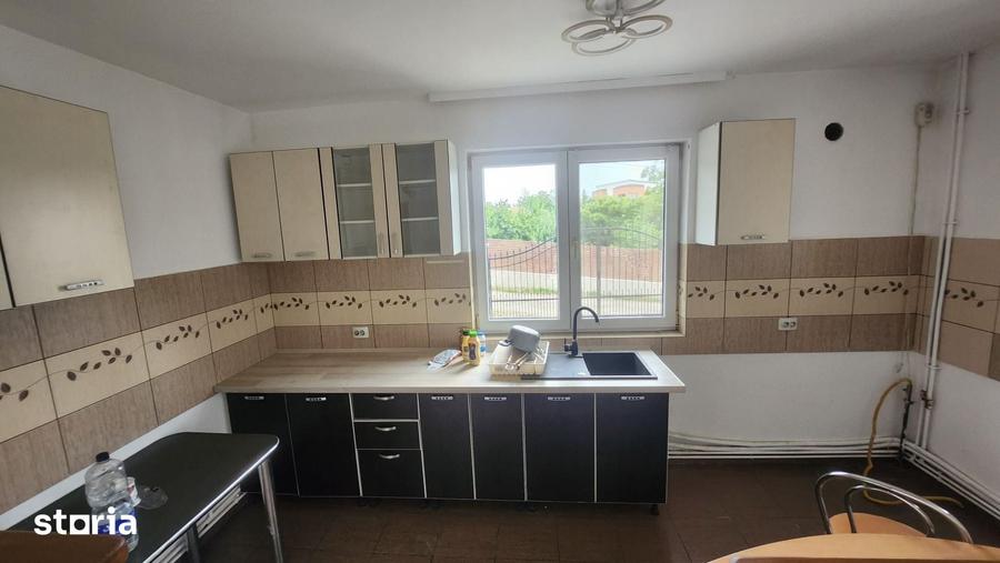 Casă cu 4 camere cu Teren 300 Mp în Dâmbul Rotund