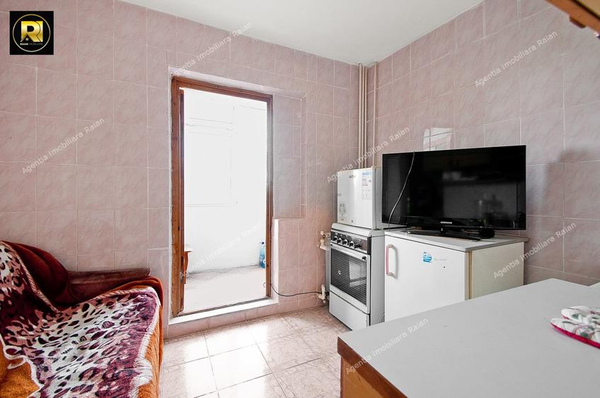 Apartament cu 3 camere decomandat în Siderurgiștilor