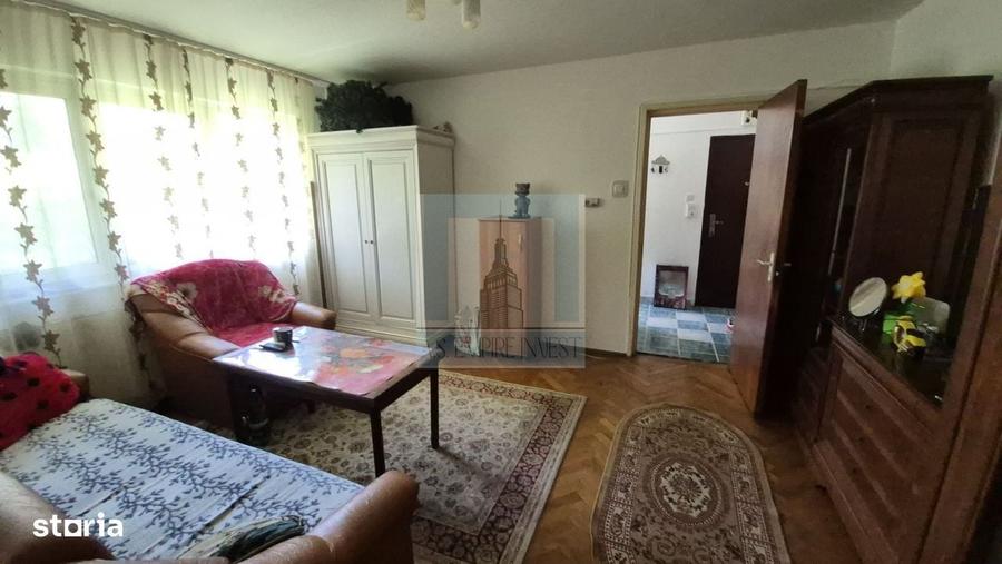 Apartament cu 2 camere semidecomandat în Centrul Civic