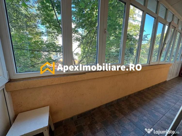 Apartament cu 2 camere semidecomandat în 1 Mai