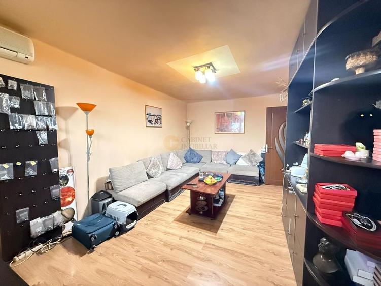 Apartament cu 3 camere decomandat, mobilat în Titulescu