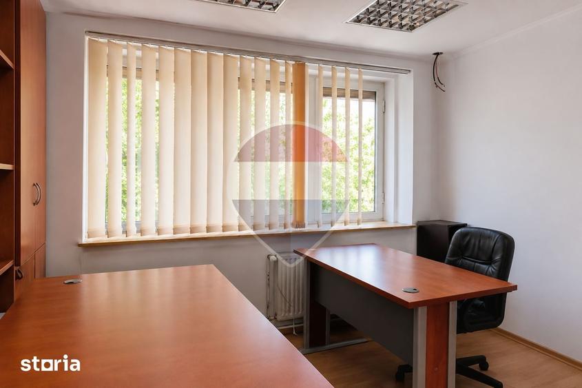 Casă cu 7 camere cu Teren 200 Mp în Grivița