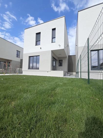 Casă cu Teren 250 Mp în Covaci
