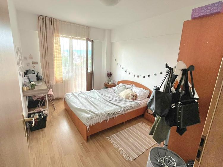 Apartament cu 3 camere semidecomandat în Central