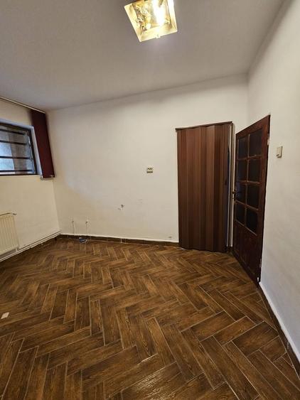 Apartament cu 3 camere decomandat în Tineretului