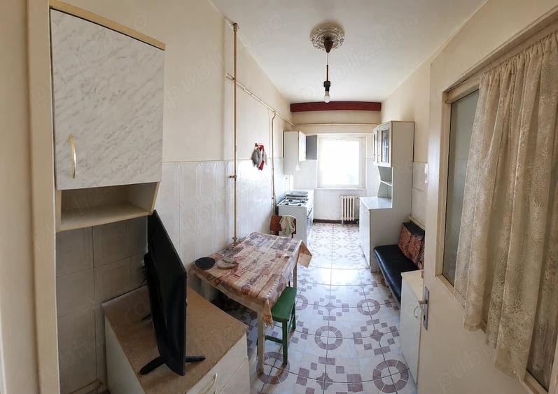 Apartament cu 4 camere decomandat în Central