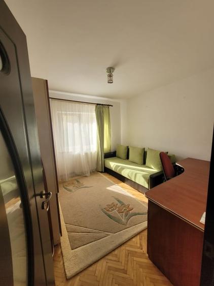 Apartament cu 3 camere decomandat, mobilat în Gării