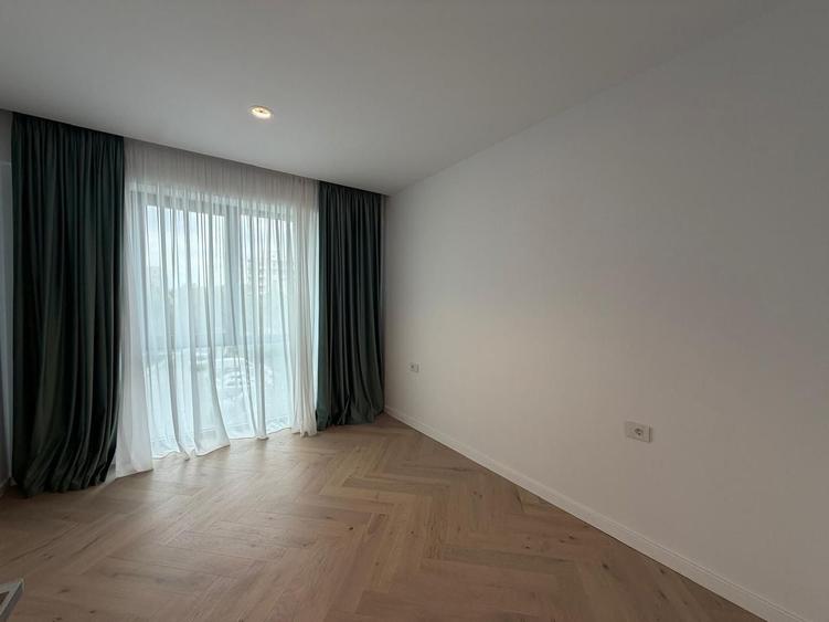 Apartament cu 3 camere decomandat, mobilat în Iancu Nicolae