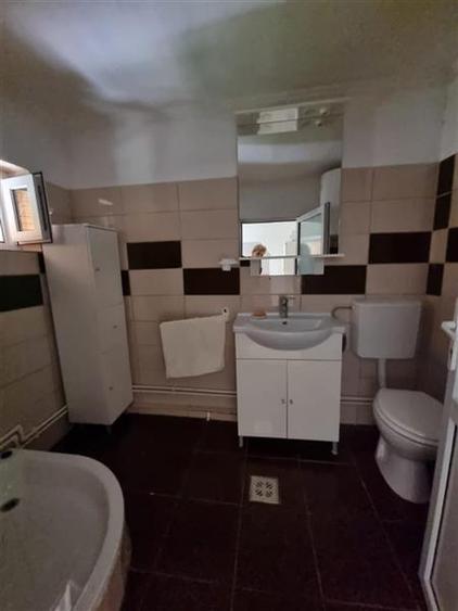 Casă individuală cu 5 camere cu Canalizare în Aeroport