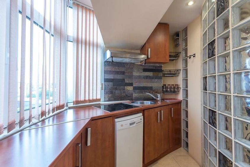 Apartament cu 4 camere decomandat, mobilat în Libertății