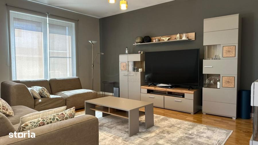 Casă cu 5 camere cu Teren 296 Mp în Central