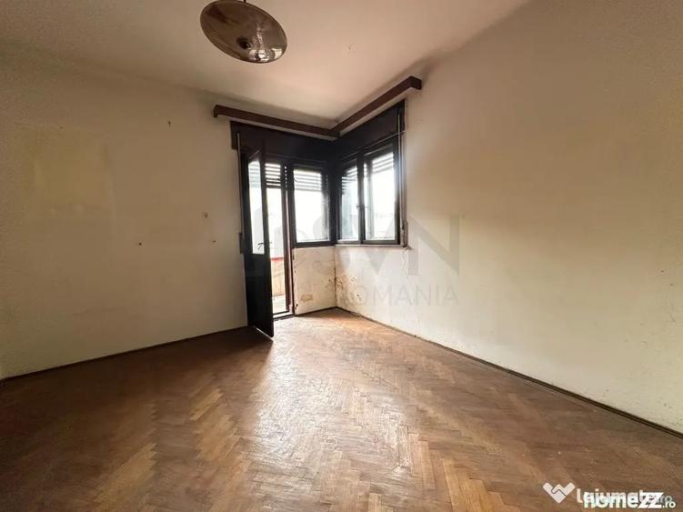 Casă cu 8 camere cu Teren 100 Mp în Alba Iulia